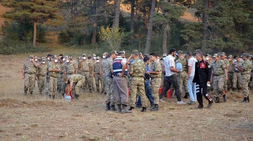 Boz&uuml;y&uuml;k&rsquo;te Yangın Alanına Asker Desteği