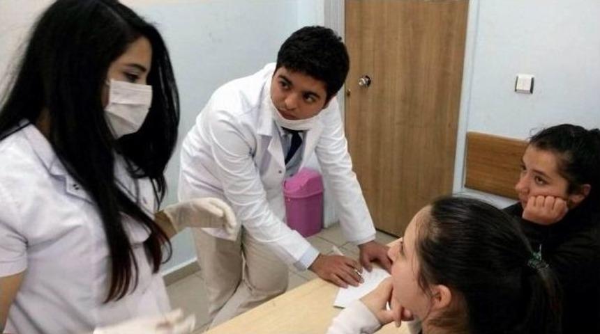 Zara Anadolu Lisesinde Diş Ve Ağız Taraması Yapıldı