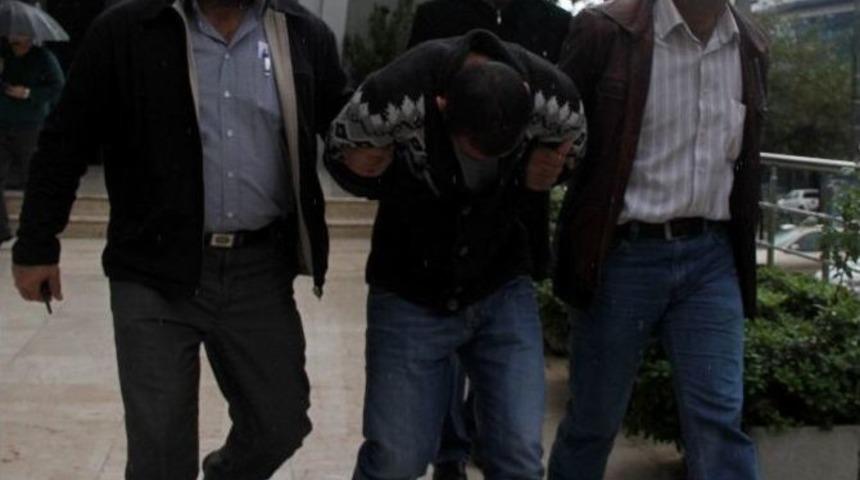 Kar Maskeli Soyguncuyu Parmak İzi Ele Verdi