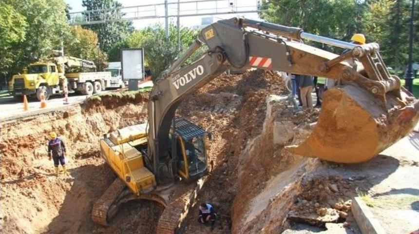 Gazi Muhtarpaşa&rsquo;da Alt Yapı Yenileme &Ccedil;alışmaları Başladı