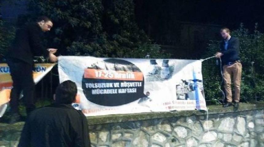 Denizli Meclisinde '17-25 Aralık' Afişi Tartışması