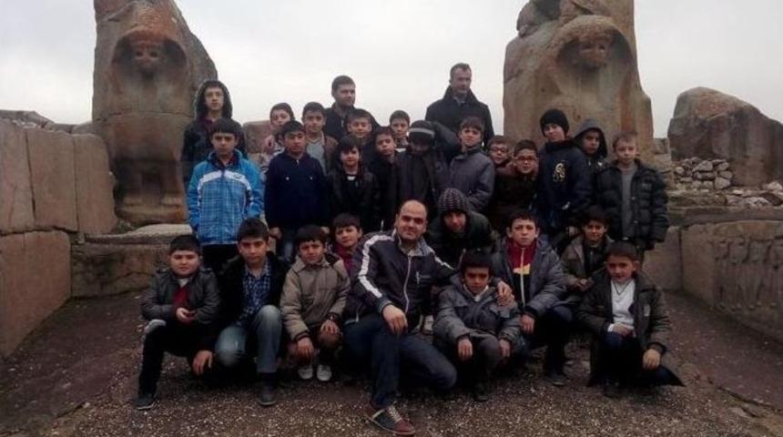 Sorgunlu &Ouml;ğrenciler &Ccedil;orum&rsquo;u Gezdi