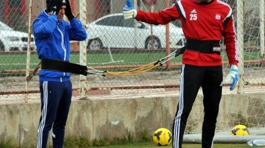 Sivasspor'da Saha Ortasında Toplantı