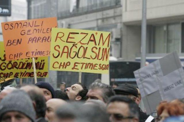 G&uuml;rsel Tekin,   17/25 Aralık Yolsuzluk Haftası  Bilboardlarını &Uuml;zerlerine Giyinerek Kızılay Meydanı na &Ccedil;ıktı 3