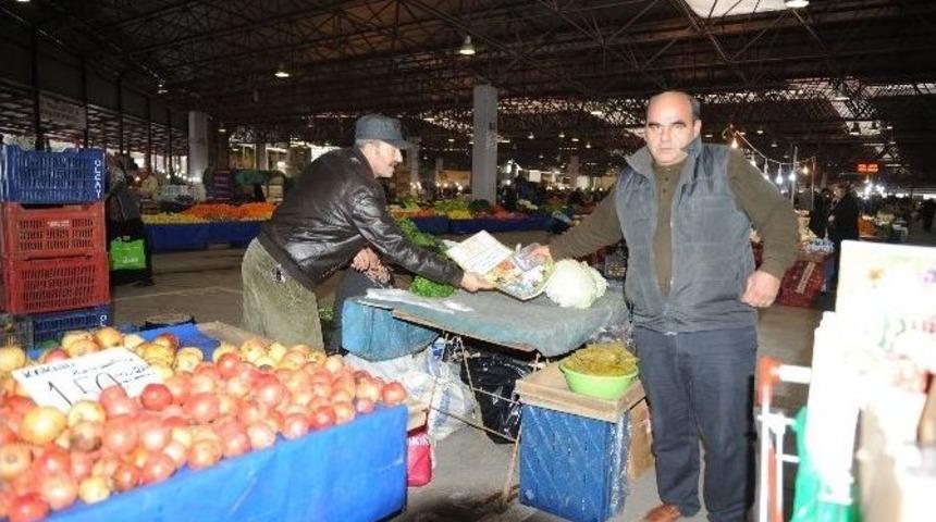 Pazarcılara Takvim Dağıtıldı