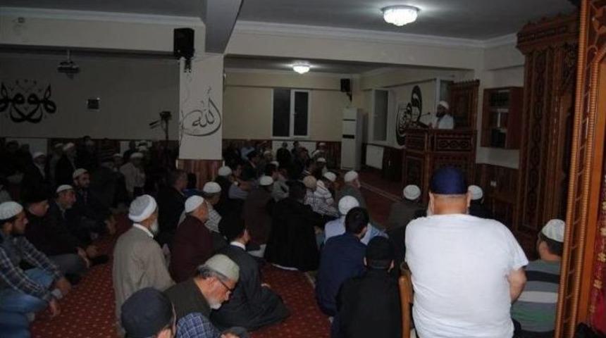 Yeni Hicri Yıla Dualarla Girdiler