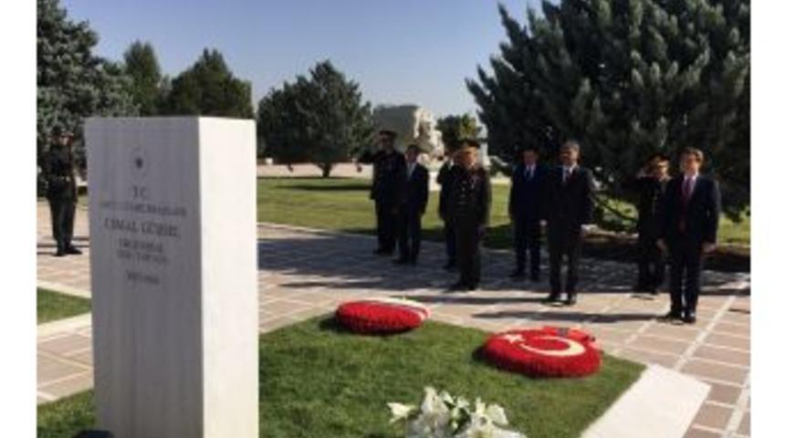 4. Cumhurbaşkanı Cemal G&uuml;rsel Kabri Başında Anıldı