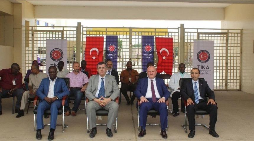 Tika&rsquo;dan &Ccedil;ad&rsquo;da Anne &Ccedil;ocuk Hastanesine Tıbbi Malzeme Desteği