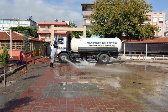 Manavgatta’ki Okullarda Bakım, Onarım