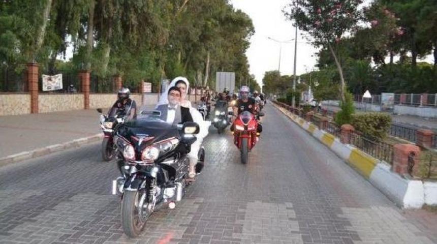 100 Motosikletle Gelin Almaya Gitti