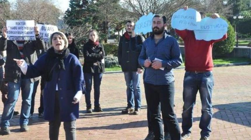 Kt&uuml;' De &Ouml;ğrencilerden Rekt&ouml;re Su&ccedil;lama