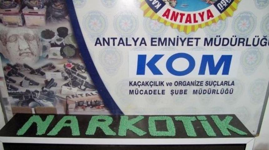 Antalya&rsquo;da Uyuşturucu Madde Pazarlayan 7 Kişi Yakalandı