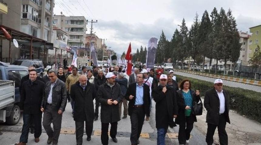 Eğitim-iş&rsquo;ten &rsquo;laik Eğitim Ve Emeğe Saygı&rsquo; Y&uuml;r&uuml;y&uuml;ş&uuml;