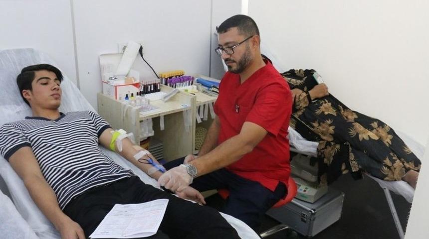 Kızılay&rsquo;ın Kan Bağış Tırı Ak&ccedil;akale&rsquo;de