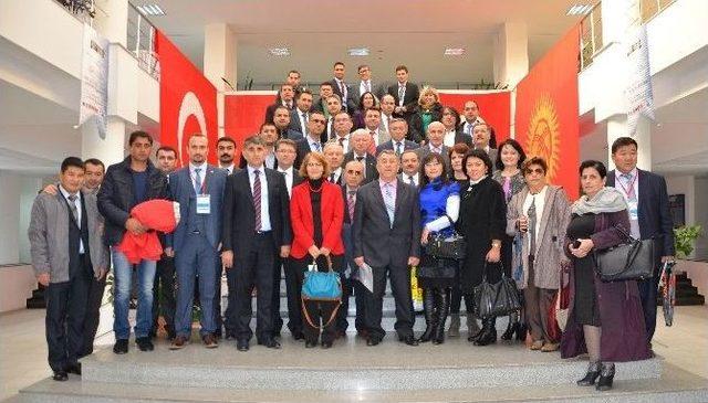 Türk Dünyası Vatandaşlığı Çalıştayı Bişkek’te Yapıldı