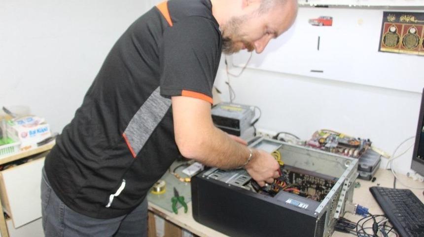 Vatandaşlar Toplama Bilgisayara Yöneliyor