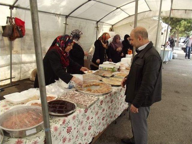 İhtiyaç Sahipleri İçin Kermes Açıldı