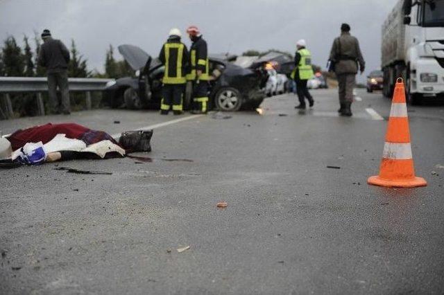 Çanakkale’de Trafik Kazası: 1 Ölü, 2 Yaralı