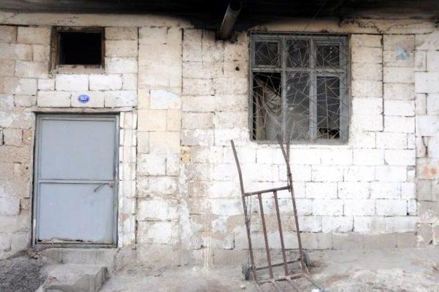 Yalnız Yaşadığı Evde &Ouml;l&uuml; Bulundu 3