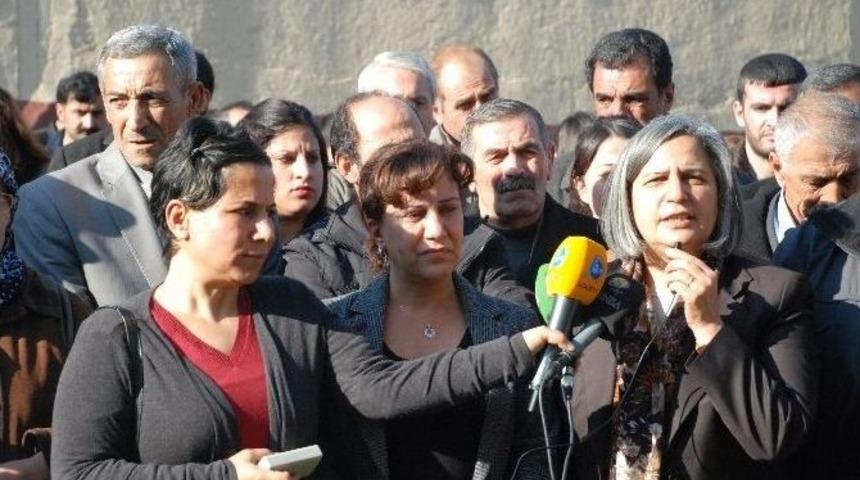 İran&rsquo;a Tepkiler B&uuml;y&uuml;yor