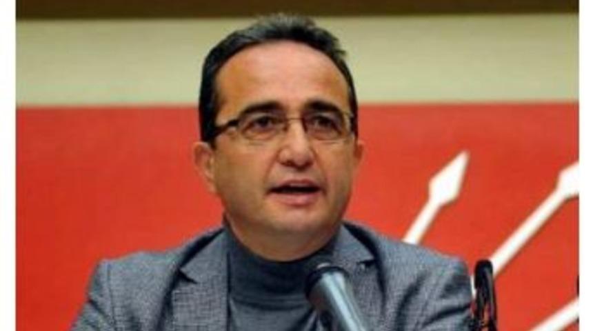 Chp&rsquo;li Tezcan Pankart Asmalarının Engellendiğini İddia Etti