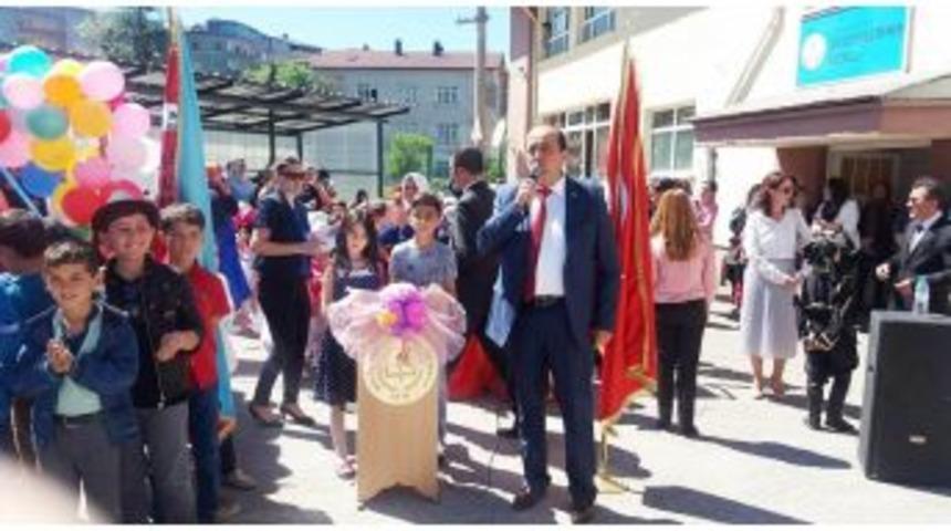 Demirtaş, &Ouml;ğrencilere Başarılar Diledi