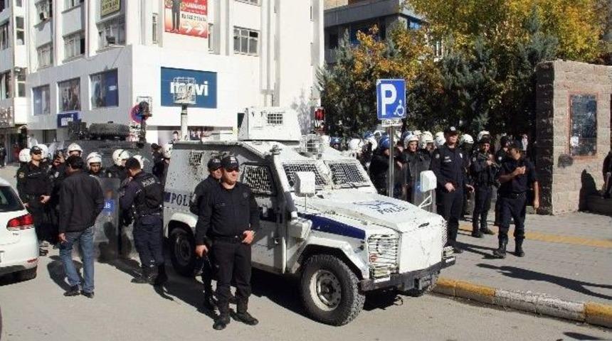 Van&rsquo;da Gergin Basın A&ccedil;ıklaması