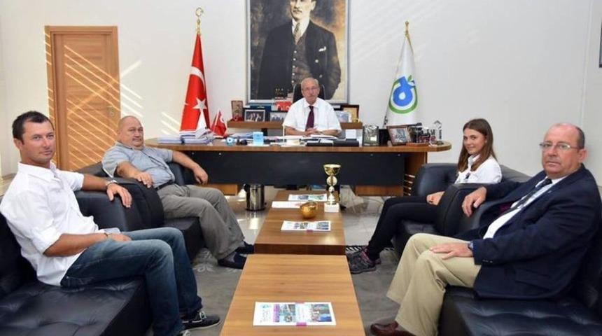 Başkan Albayrak Şampiyon Yelkenciyi Ağırladı