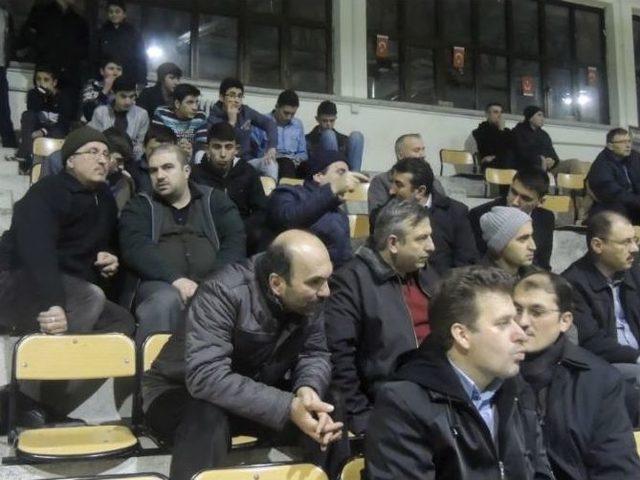 Yazar Sait Çamlıca, İnebolu’da Kitaplarını İmzaladı 1
