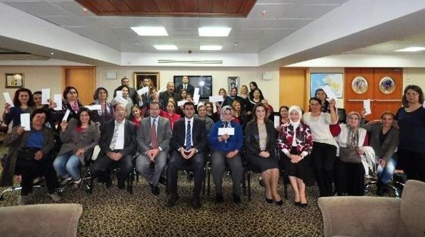 Kemalpaşalı Kadın Girişimcilere Faizsiz Destek