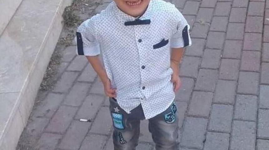 2'nci Kat Penceresinden Düşen 2.5 Yaşındaki Çocuk Ağır Yaralandı