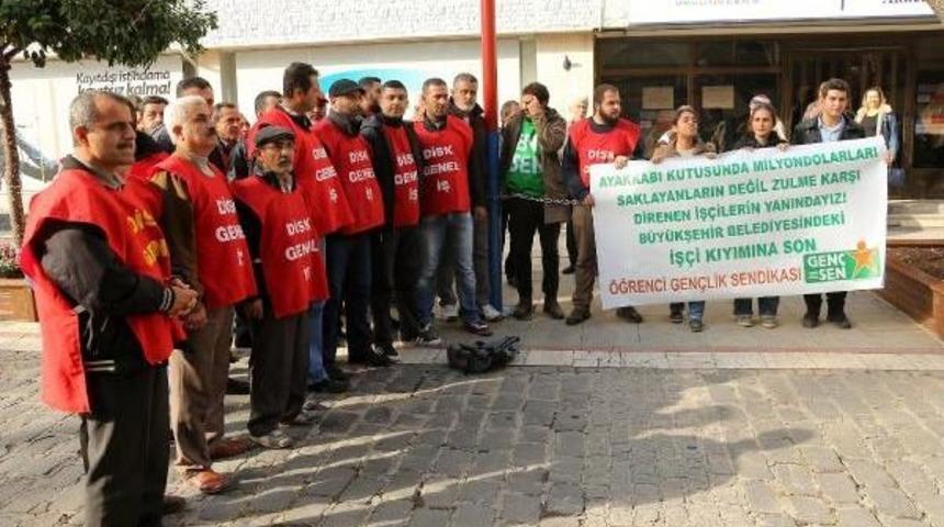 Zincirli Eylemciler Direnmeden G&ouml;zaltına Alındı