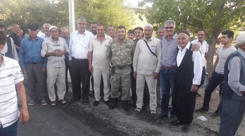 Hacıları Karakol Komutanı Karşıladı