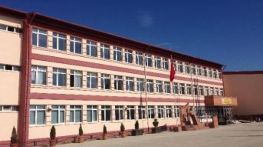 Boz&uuml;y&uuml;k&rsquo;te Mesleki Ve Teknik Anadolu Lisesi Binası Tahliye Edildi