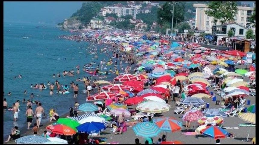 Ak&ccedil;akoca Sahilleri Sezonu Kapatıyor