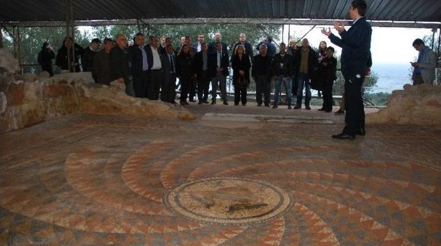 Başkan Saka Ve Meclis &Uuml;yeleri Antandros&rsquo;u Gezdi