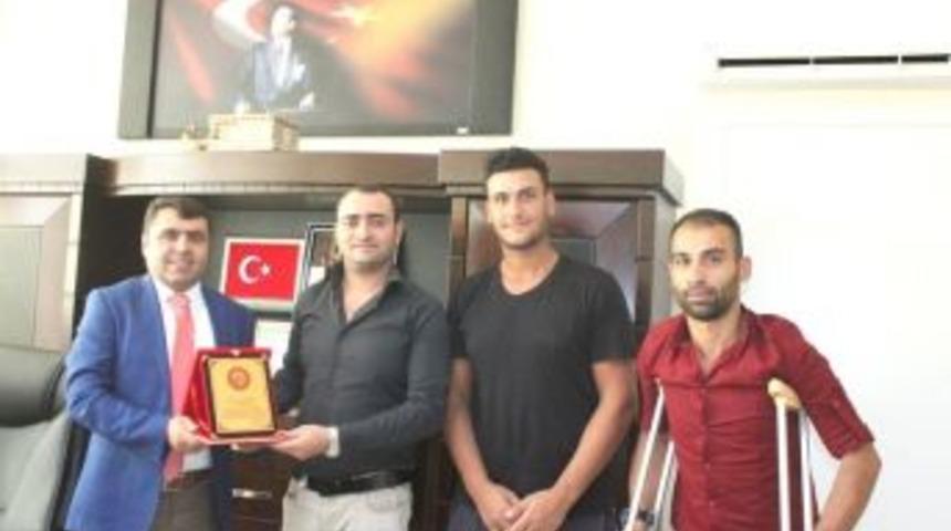 Bedensel Engellilerden Kırekin&rsquo;e Teşekk&uuml;r Plaketi