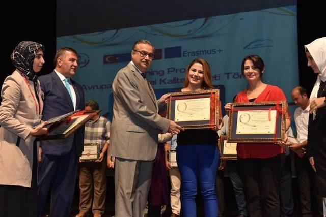 Vali Su: "toplumun Ve &Uuml;lkemizin Kalkınması İ&ccedil;in &Ccedil;ocuklarımızın Eğitimi Son Derece &Ouml;nemli" 1