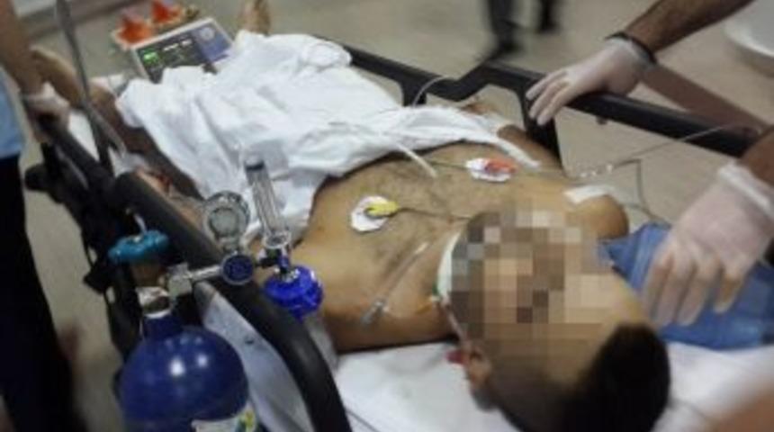 Askerden İzne Gelen Gen&ccedil; Bı&ccedil;aklı Saldırıda Ağır Yaralandı