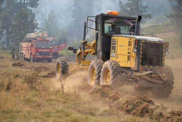 Kütahya'daki Orman Yangını Kontrol Altına Alındı