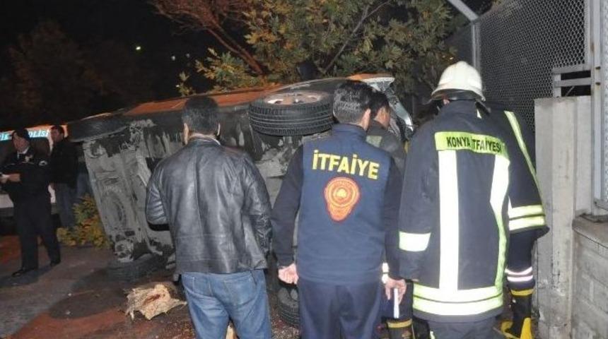 Polis Otosu Takla Attı: 2 Yaralı