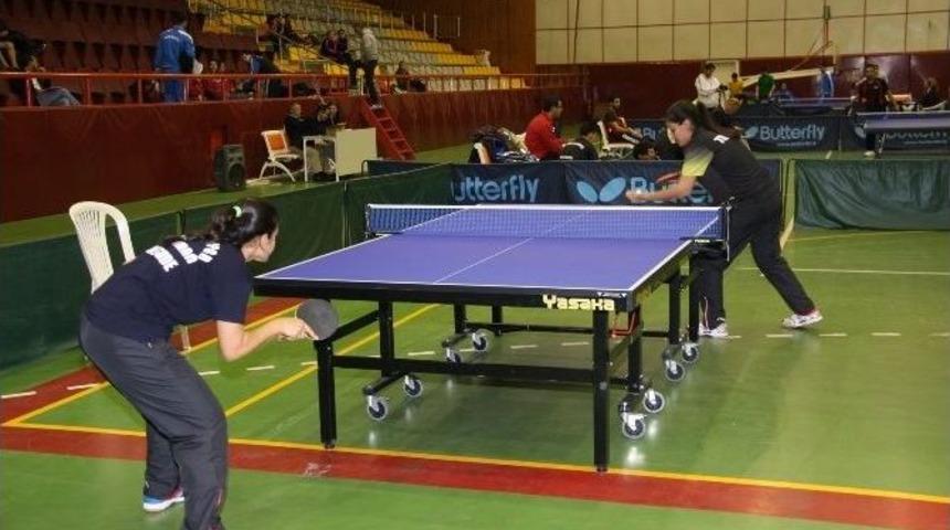 &lsquo;&ccedil;ukurova &Uuml;niversitesi Masa Tenisi Takımı&rsquo; Şampiyon Oldu