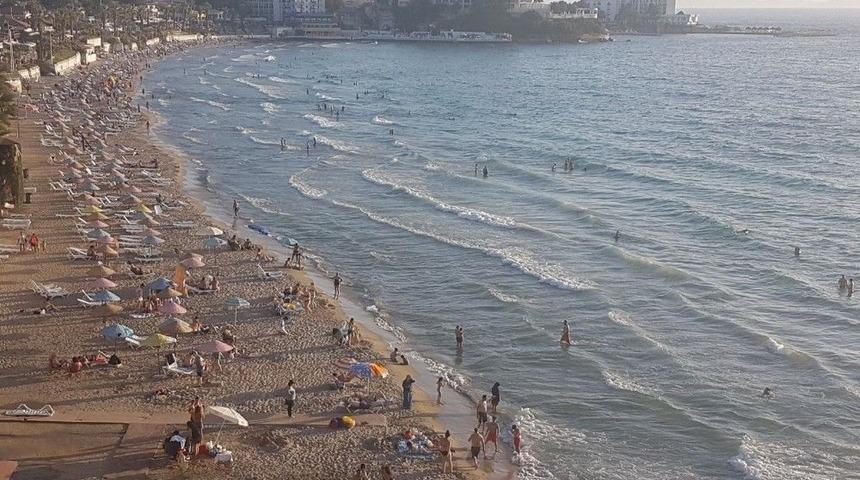 Plajlar Turistlere Kaldı