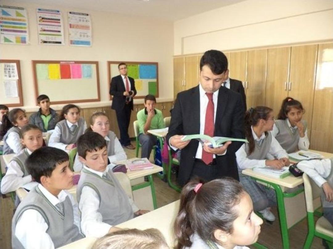 Kaymakam Bedir, Okullarda İncelemelerde Bulundu