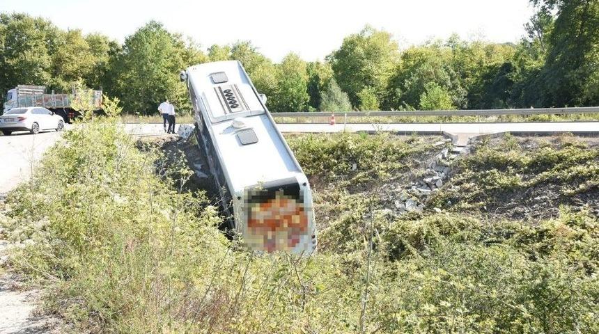 Yolcu Otob&uuml;s&uuml; Kazası Ucuz Atlatıldı