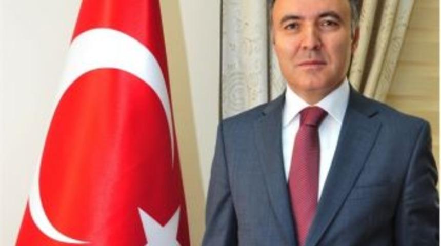 Vali Altıparmak&rsquo;tan Cumhuriyet Bayramı Mesajı