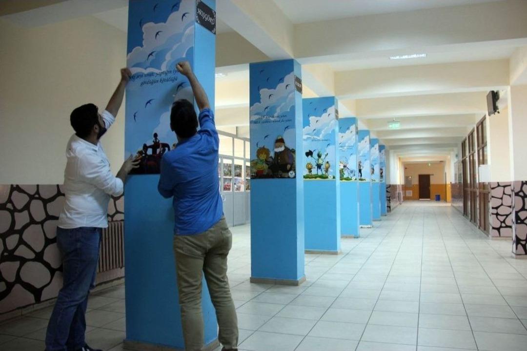 (&ouml;zel Haber) &Ouml;ğretmenler, &Ouml;ğrenciler İ&ccedil;in Okulu Renklendirdi