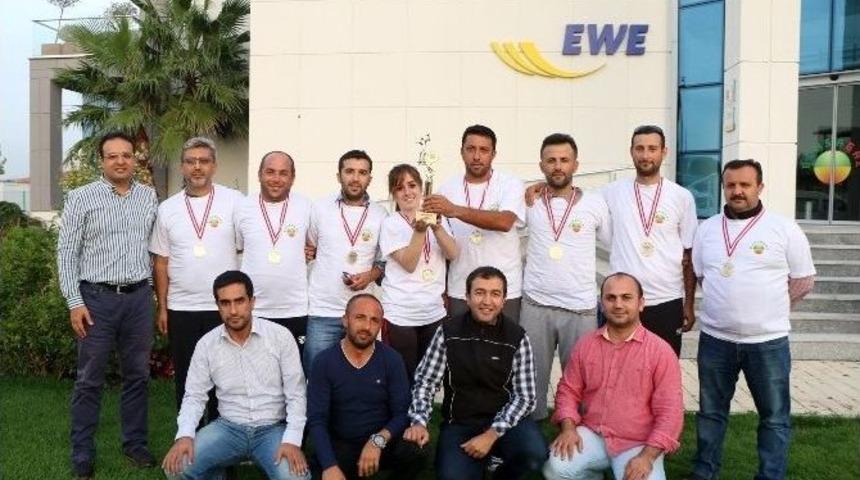 Bursagaz Geleneksel Voleybol Turnuvası Renkli G&ouml;r&uuml;nt&uuml;lerle Sona Erdi