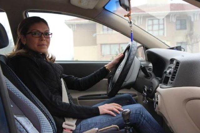 Ev Kadınlığından Sonra Taksi Şoförlüğü Kolay Geldi