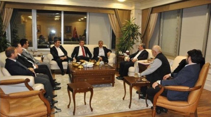 Yeni D&uuml;nya Vakfı&rsquo;nın Projeleri Belediye Başkanlarına Anlatıldı